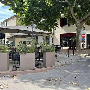 Appartement F1 Au Centre, Châteaurenard